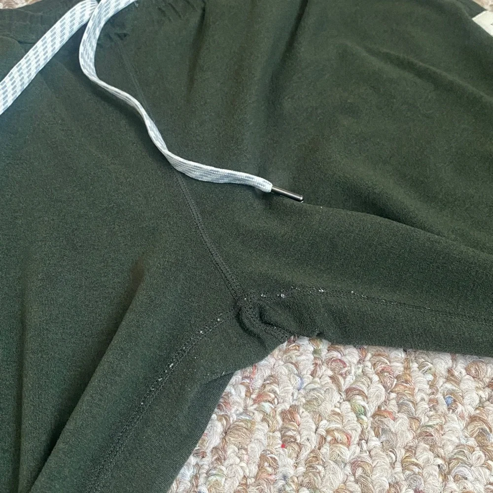 EUC Vuori DreamKnit Jogger Pants Olive Green Small - Picture 5 of 6